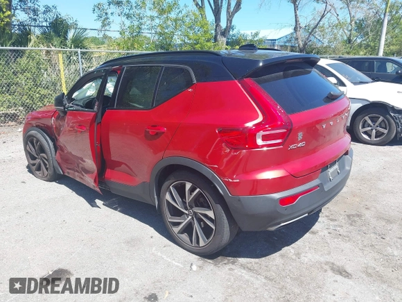 2019 Volvo XC40 Momentum with VIN YV4162XZ9K2019184, listed as a IAAI auction lot 41839804 with 56,675 mi miles. Bid and sale history available at carsss.com. Image 3.