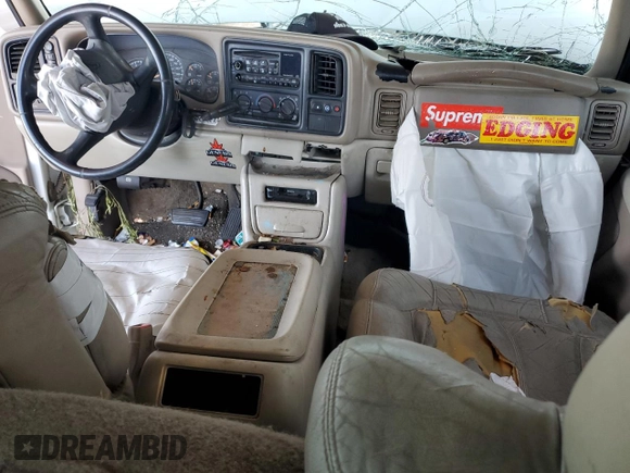 2002 Chevrolet Suburban Z71 with VIN 3GNFK16Z52G356496, listed as a Copart auction lot 61204945 with 260,121 mi miles and Salvage title. Bid and sale history available at DreamBid. Image 8.