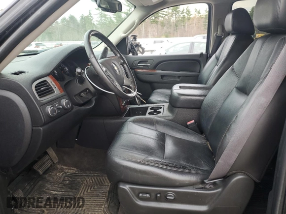 2011 Chevrolet Tahoe LT z VIN 1GNSKBE05BR258317, wystawiony jako Copart lot #54771685 z przebiegiem 214 722 mil mil oraz Szkoda całkowita • Salvage title. Historia ofert i sprzedaży dostępna na DreamBid. Obrazek 7.
