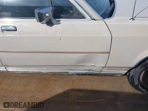 1988 Ford Crown Victoria z VIN 2FABP74F8JX224055, wystawiony jako IAAI lot #42185854 z przebiegiem 32 378 mil mil oraz . Historia ofert i sprzedaży dostępna na DreamBid. Obrazek 6.