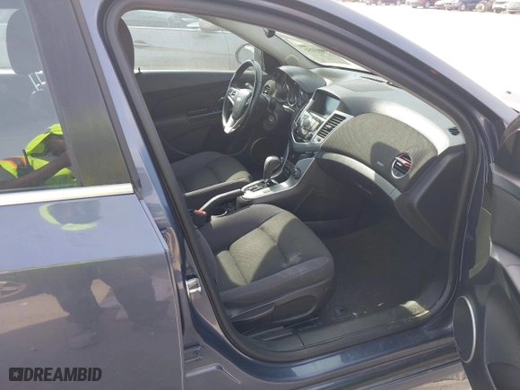 2014 Chevrolet Cruze 1LT with VIN 1G1PC5SB3E7203425, listed as a IAAI auction lot 38003251 with 167,575 mi miles. Bid and sale history available at carsss.com. Image 5.