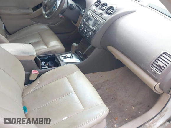 2010 Nissan Altima 3.5 SR with VIN 1N4BL2AP9AN472392, listed as a IAAI auction lot 41756373 with 225,735 mi miles. Bid and sale history available at carsss.com. Image 5.