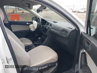 2020 Volkswagen Tiguan SE with VIN 3VV3B7AX2LM055418, listed as a IAAI auction lot 41248422 with Not Provided miles and . Bid and sale history available at DreamBid. Image 5.