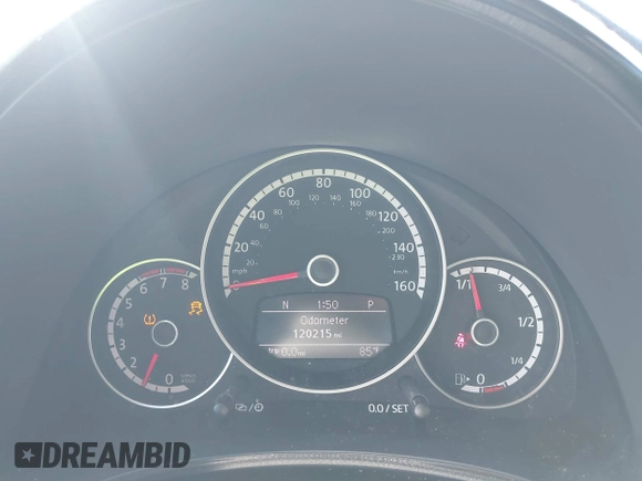 2015 Volkswagen Beetle Fleet Edition z VIN 3VWF17AT0FM655321, wystawiony jako IAAI lot #42386548 z przebiegiem 120 215 mil mil oraz . Historia ofert i sprzedaży dostępna na DreamBid. Obrazek 7.