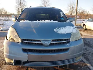 2005 Toyota Sienna XLE z VIN 5TDBA22C95S047413, wystawiony jako IAAI lot #41266507 z przebiegiem 174 765 mil mil oraz . Historia ofert i sprzedaży dostępna na DreamBid. Obrazek 12.