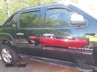 2013 Chevrolet Avalanche LS with VIN 3GNTKEE76DG197730, listed as a IAAI auction lot 42128989 with 105,722 mi miles and . Bid and sale history available at DreamBid. Image 14.
