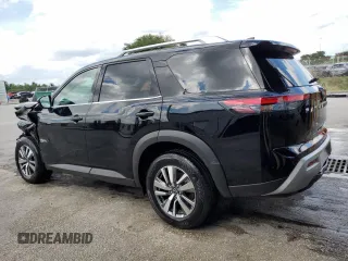 2025 Nissan Pathfinder SL z VIN 5N1DR3CA5SC229171, wystawiony jako Copart lot #58738255 z przebiegiem 3551 mil mil oraz Tytuł czysty. Historia ofert i sprzedaży dostępna na DreamBid. Obrazek 2.