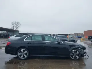2018 Mercedes-Benz E-Class E 300 with VIN WDDZF4JB0JA480457, listed as a IAAI auction lot 41548033 with 54,732 mi miles. Bid and sale history available at carsss.com. Image 14.