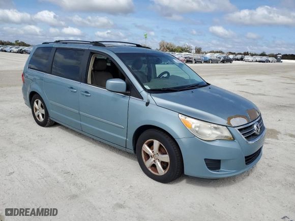 2009 Volkswagen Routan SE with VIN 2V8HW34179R582661, listed as a Copart auction lot 76976364 with 0 mi miles and Salvage Title. Bid and sale history available at carsss.com. Image 4.