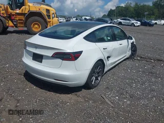 2023 Tesla Model 3 z VIN 5YJ3E1EA2PF626392, wystawiony jako IAAI lot #42288413 z przebiegiem 25 605 mil mil oraz . Historia ofert i sprzedaży dostępna na DreamBid. Obrazek 4.