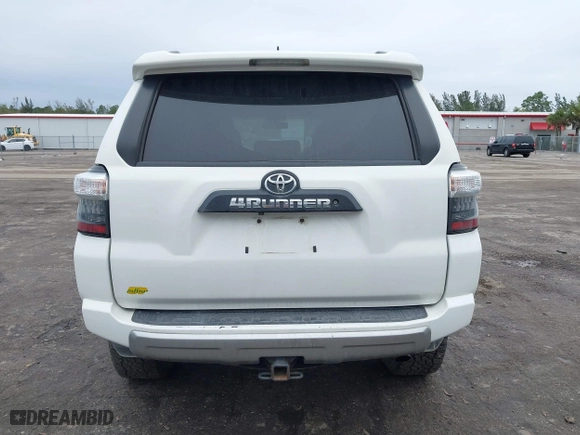 2017 Toyota 4Runner SR5 with VIN JTEBU5JR2H5409960, listed as a IAAI auction lot 41406747 with 100,750 mi miles. Bid and sale history available at carsss.com. Image 17.