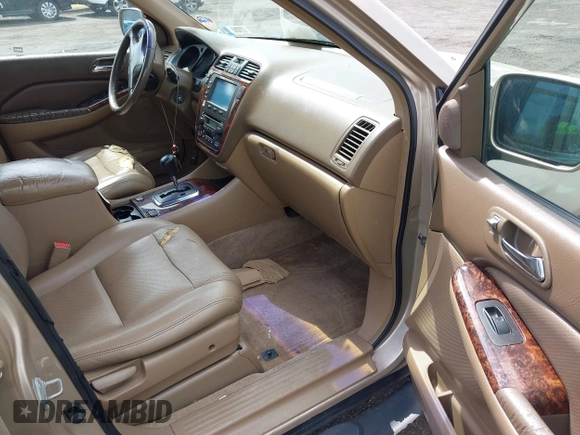 2001 Acura MDX with VIN 2HNYD18271H515636, listed as a IAAI auction lot 41914081 with 223,504 mi miles. Bid and sale history available at carsss.com. Image 5.