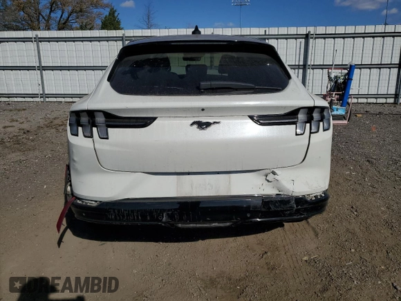 2022 Ford Mustang Mach-E Premium z VIN 3FMTK3SU2NMA55994, wystawiony jako Copart lot #78926914 z przebiegiem Nie podano mil oraz Szkoda całkowita • Salvage title. Historia ofert i sprzedaży dostępna na DreamBid. Obrazek 6.