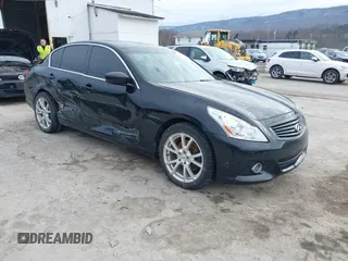2015 Infiniti Q40 with VIN JN1CV6AR0FM521044, listed as a IAAI auction lot 41649668 with 52,028 mi miles. Bid and sale history available at carsss.com. Image 1.