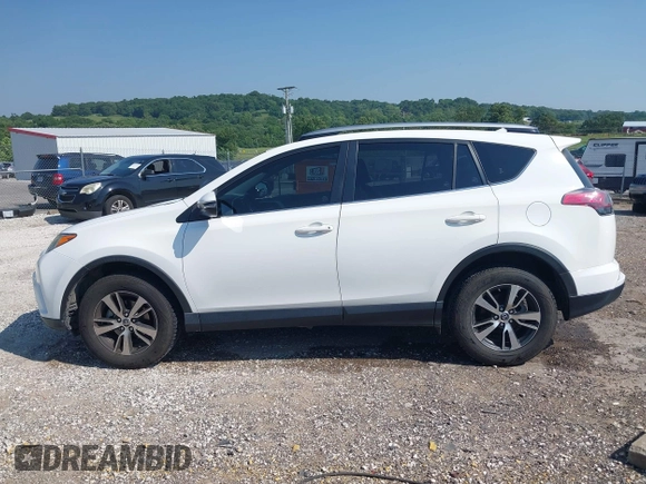 2018 Toyota RAV4 XLE с VIN JTMWFREV7JJ735295, выставлен на аукционе IAAI как лот 42452894 с пробегом 103 974 миль миль и . История ставок и продаж доступна на DreamBid. Изображение 14.