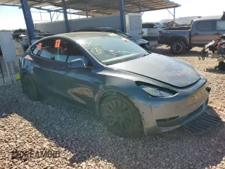 2022 Tesla Model Y Long Range z VIN 7SAYGDEE3NF543705, wystawiony jako Copart lot #50244955 z przebiegiem 59 063 mil mil oraz Szkody całkowita. Historia ofert i sprzedaży dostępna na DreamBid. Obrazek 4.