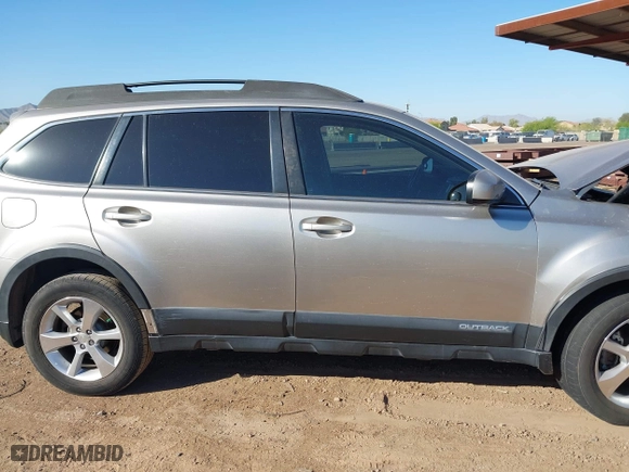 2014 Subaru Outback 2.5i Limited with VIN 4S4BRBMC0E3311783, listed as a IAAI auction lot 41950362 with 125,517 mi miles. Bid and sale history available at carsss.com. Image 13.