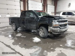 2018 Chevrolet Silverado 1500 LT with VIN 1GCVKREC1JZ311828, listed as a IAAI auction lot 41515677 with 177,667 mi miles. Bid and sale history available at carsss.com. Image 1.