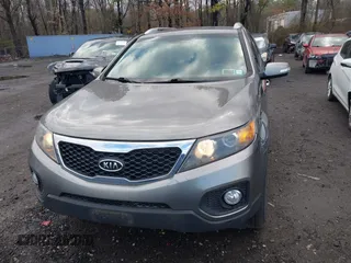 2011 Kia Sorento LX with VIN 5XYKTDA26BG078965, listed as a IAAI auction lot 41939149 with 278,909 mi miles. Bid and sale history available at carsss.com. Image 6.