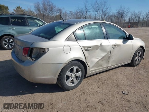 2014 Chevrolet Cruze 1LT z VIN 1G1PC5SB5E7469500, wystawiony jako IAAI lot #41804150 z przebiegiem 100 091 mil mil oraz . Historia ofert i sprzedaży dostępna na DreamBid. Obrazek 4.