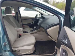 2012 Ford Focus SEL with VIN 1FAHP3H29CL430964, listed as a IAAI auction lot 42186057 with 122,279 mi miles. Bid and sale history available at carsss.com. Image 5.