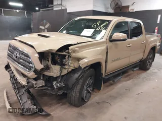 2016 Toyota Tacoma SR with VIN 5TFCZ5AN4GX033255, listed as a IAAI auction lot 41920633 with 71,681 mi miles and . Bid and sale history available at carsss.com. Image 6.