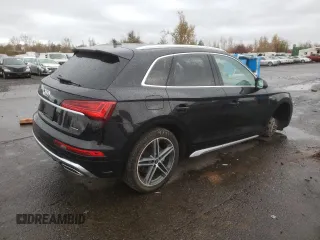 2021 Audi Q5 Premium Plus with VIN WA1E2AFY9M2039628, listed as a Copart auction lot 68333322 with 21,839 mi miles. Bid and sale history available at carsss.com. Image 3.