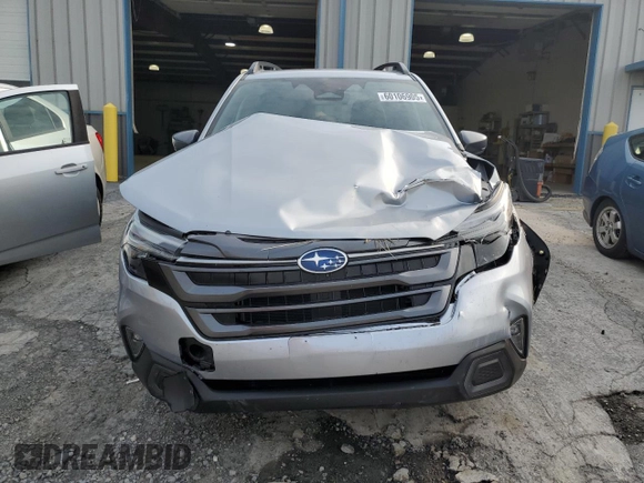 2025 Subaru Forester Limited with VIN JF2SLDRC0SH449348, listed as a Copart auction lot 60106905 with 3,909 mi miles and Salvage title. Bid and sale history available at DreamBid. Image 5.