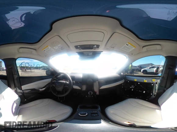 2021 Ford Mustang Mach-E Premium z VIN 3FMTK3SU7MMA02271, wystawiony jako IAAI lot #42072602 z przebiegiem 61 526 mil mil oraz . Historia ofert i sprzedaży dostępna na DreamBid. Obrazek 24.