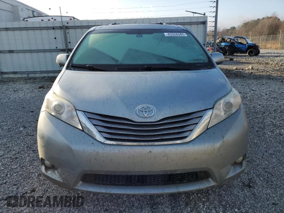 2017 Toyota Sienna XLE Auto Access Seat with VIN 5TDYZ3DC9HS820214, listed as a Copart auction lot 43328565 with 166,796 mi miles and Salvage title. Bid and sale history available at DreamBid. Image 5.