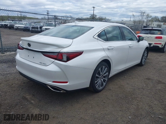 2021 Lexus ES 350 with VIN 58ADZ1B10MU082396, listed as a IAAI auction lot 42045686 with 36,208 mi miles and . Bid and sale history available at DreamBid. Image 4.