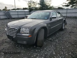 2009 Chrysler 300 z VIN 2C3KK53V69H629072, wystawiony jako Copart lot #73375044 z przebiegiem 76 734 mil mil oraz Szkoda całkowita • Salvage title. Historia ofert i sprzedaży dostępna na DreamBid. Obrazek 1.