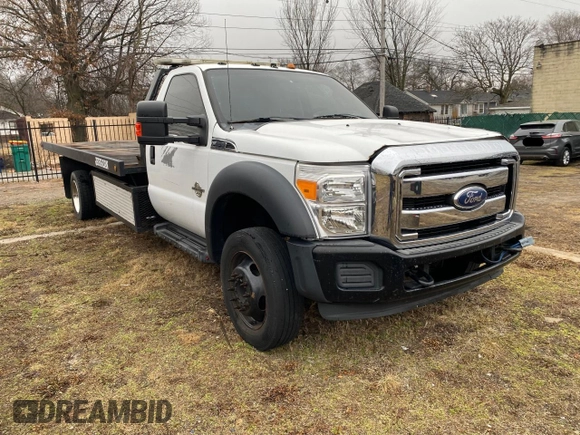 2011 Ford F-550 XL z VIN 1FDUF5GT2BEC23705, wystawiony jako Copart lot #49288015 z przebiegiem 416 635 mil mil oraz Czysty tytuł • Clean title. Historia ofert i sprzedaży dostępna na DreamBid. Obrazek 1.