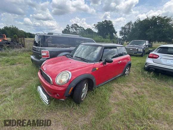 2010 MINI Hardtop with VIN WMWMF3C55ATZ24438, listed as a Copart auction lot 56395435 with Not Provided miles and Clean Title. Bid and sale history available at DreamBid. Image 2.