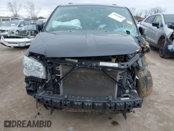 2011 Chrysler Town & Country Touring with VIN 2A4RR5DG0BR781302, listed as a IAAI auction lot 42049909 with 1 mi miles. Bid and sale history available at carsss.com. Image 13.