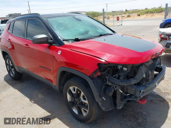 2018 Jeep Compass Trailhawk z VIN 3C4NJDDB3JT230514, wystawiony jako IAAI lot #42270703 z przebiegiem 86 696 mil mil oraz . Historia ofert i sprzedaży dostępna na DreamBid. Obrazek 1.