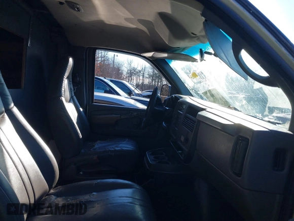 2006 Chevrolet City Express Cargo z VIN 1GCEG15X261239839, wystawiony jako IAAI lot #41196866 z przebiegiem 212 938 mil mil oraz . Historia ofert i sprzedaży dostępna na DreamBid. Obrazek 5.