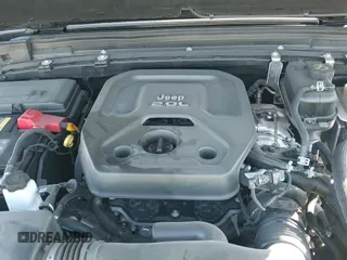 2021 Jeep Wrangler Unlimited Sahara with VIN 1C4JJXP68MW863992, listed as a IAAI auction lot 40618902 with 30,112 mi miles and . Bid and sale history available at DreamBid. Image 22.