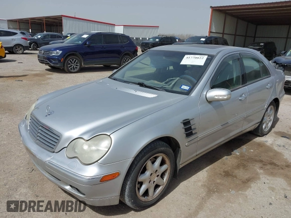 2003 Mercedes-Benz C 240 z VIN WDBRF81J13F377061, wystawiony jako IAAI lot #41770022 z przebiegiem 108 817 mil mil oraz . Historia ofert i sprzedaży dostępna na DreamBid. Obrazek 17.