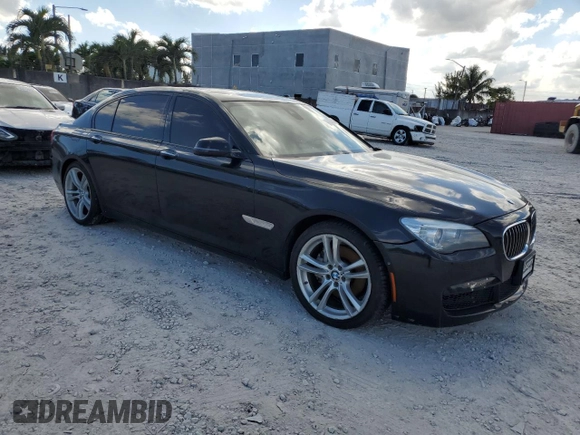 2013 BMW 7 Series 740Li xDrive z VIN WBAYF4C53DDE23895, wystawiony jako Copart lot #47223065 z przebiegiem 135 567 mil mil oraz Szkoda całkowita • Salvage title. Historia ofert i sprzedaży dostępna na DreamBid. Obrazek 4.