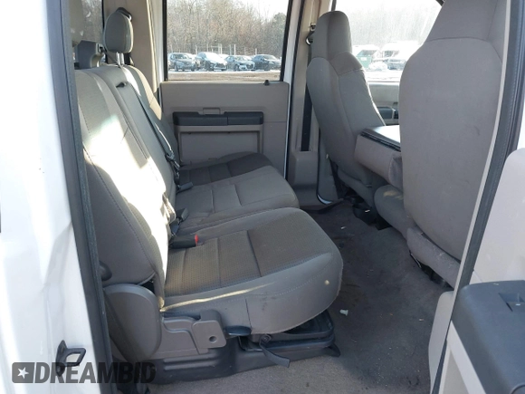 2010 Ford Super Duty F-250 SRW XL with VIN 1FTSW2B51AEA18636, listed as a IAAI auction lot 41401961 with 212,781 mi miles. Bid and sale history available at carsss.com. Image 8.