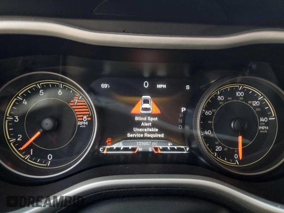 2017 Jeep Cherokee Trailhawk L Plus с VIN 1C4PJMBS0HD214427, выставлен на аукционе Copart как лот 57035035 с пробегом 123 957 миль миль и Списание • Salvage title. История ставок и продаж доступна на DreamBid. Изображение 9.