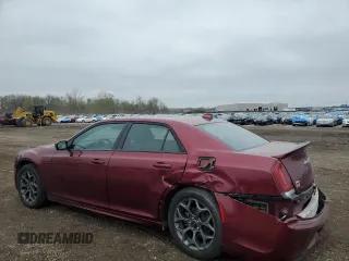 2018 Chrysler 300 S z VIN 2C3CCAGG9JH165768, wystawiony jako Copart lot #53819645 z przebiegiem 43 403 mil mil oraz Szkoda całkowita • Salvage title. Historia ofert i sprzedaży dostępna na DreamBid. Obrazek 2.