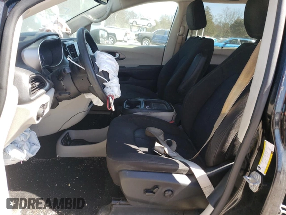 2020 Chrysler Pacifica Touring with VIN 2C4RC1FG7LR159407, listed as a Copart auction lot 49590795 with 87,337 mi miles and Salvage title. Bid and sale history available at DreamBid. Image 7.