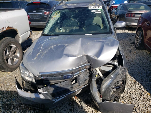 2018 Subaru Forester Limited with VIN JF2SJAJC6JH592559, listed as a Copart auction lot 41582243 with 44,025 mi miles. Bid and sale history available at carsss.com. Image 5.