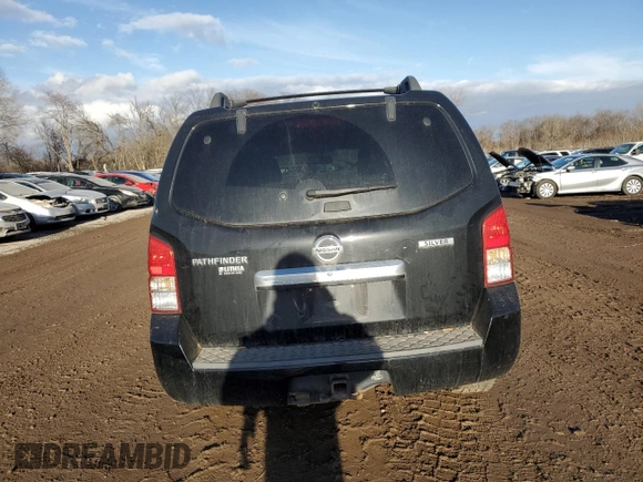 2011 Nissan Pathfinder LE z VIN 5N1AR1NB2BC603975, wystawiony jako Copart lot #84812614 z przebiegiem Nie podano mil oraz Szkoda całkowita • Salvage title. Historia ofert i sprzedaży dostępna na DreamBid. Obrazek 6.