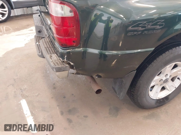 2002 Ford Ranger XL Fleet with VIN 1FTZR45E72PA18871, listed as a IAAI auction lot 41607733 with 185,858 mi miles. Bid and sale history available at carsss.com. Image 6.