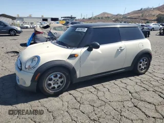 2013 MINI Hardtop с VIN WMWSU3C52DT682466, выставлен на аукционе Copart как лот 66539225 с пробегом 137 313 миль миль и Списание • Salvage title. История ставок и продаж доступна на DreamBid. Изображение 1.