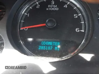 2011 Chevrolet Suburban LS with VIN 1GNSCHE04BR284777, listed as a IAAI auction lot 41291991 with 285,187 mi miles. Bid and sale history available at carsss.com. Image 15.