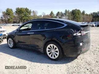 2017 Tesla Model X 90D z VIN 5YJXCBE23HF057270, wystawiony jako Copart lot #51056605 z przebiegiem 45 541 mil mil oraz Szkody całkowita. Historia ofert i sprzedaży dostępna na DreamBid. Obrazek 2.